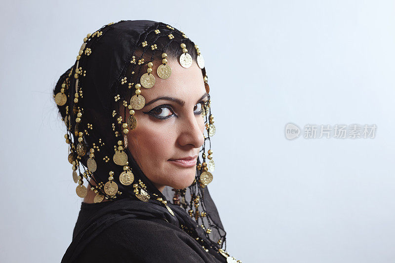 一个神秘的中东女人的肖像