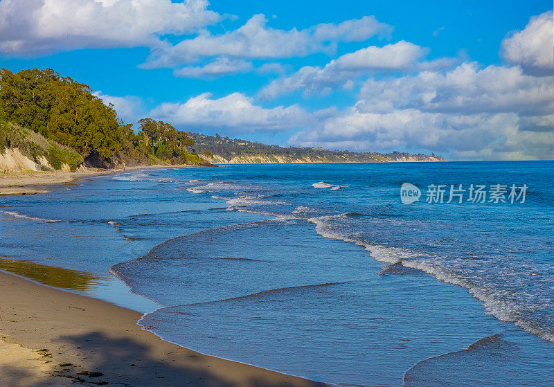 圣塔芭芭拉滨海岸线防波堤与进潮，加州(P)