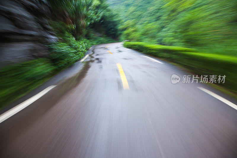 运动模糊的道路