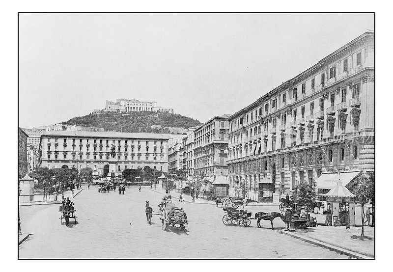 意大利仿古点印照片:那不勒斯，市政厅广场