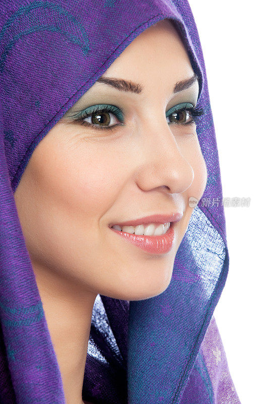 穆斯林女孩戴着头巾