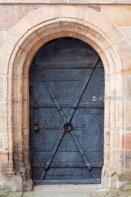 中世纪的铁门