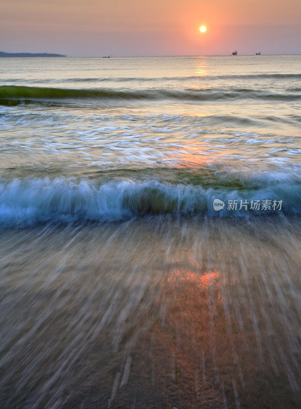 海上日出