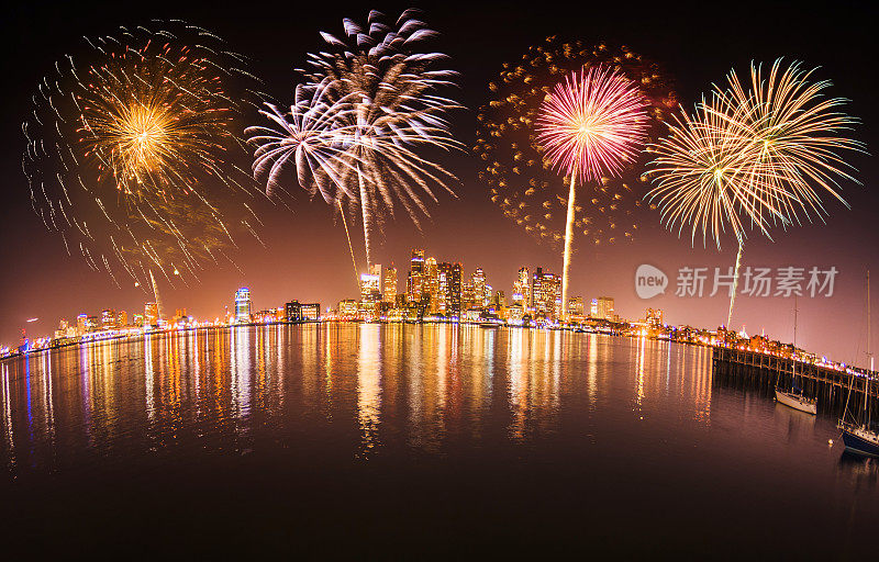 波士顿的新年焰火夜景