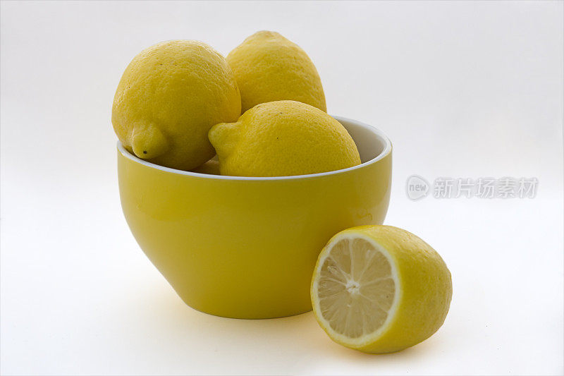 柠檬在碗里