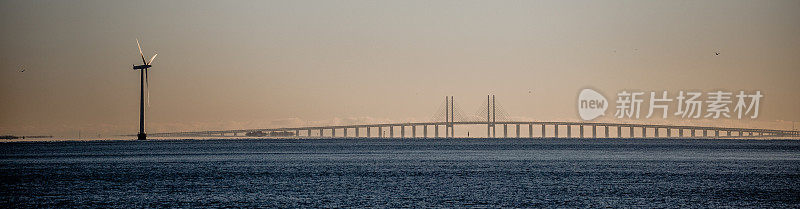 风车和桥，Øresund，丹麦