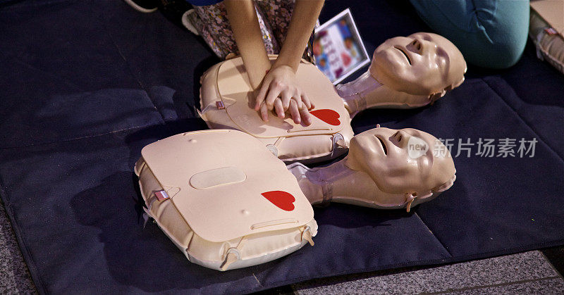 孩子做医院心肺复苏模型医疗行业设备。