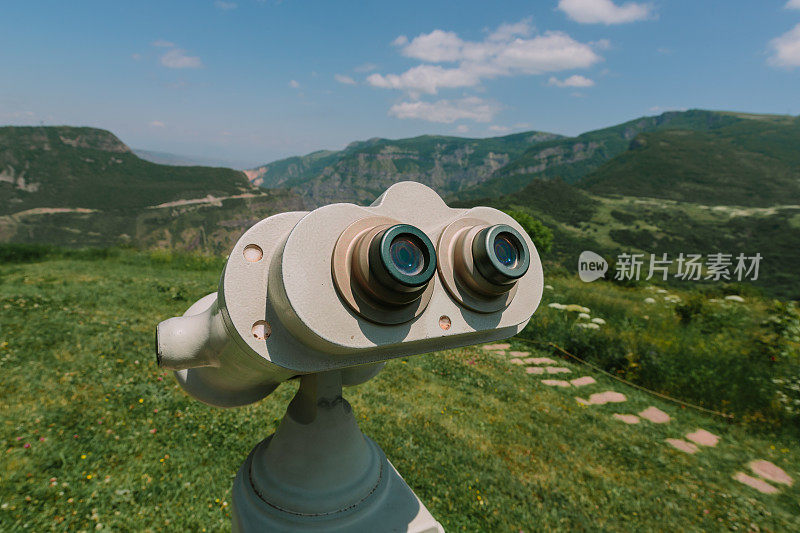 亚美尼亚共和国。塔特夫的双筒望远镜