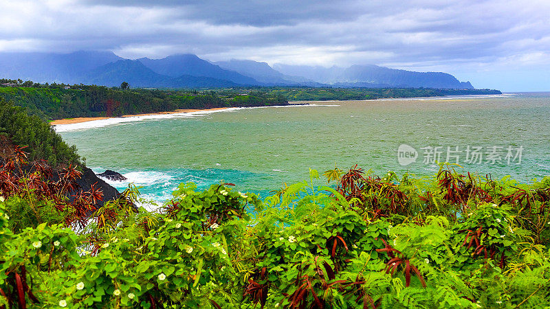 夏威夷考艾岛的哈纳雷海湾