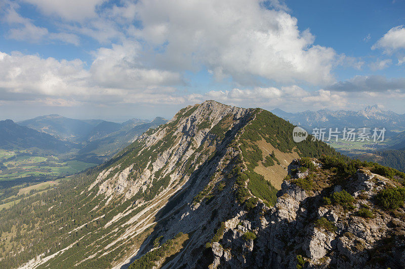 德国阿尔卑斯山伊泽勒山的景色