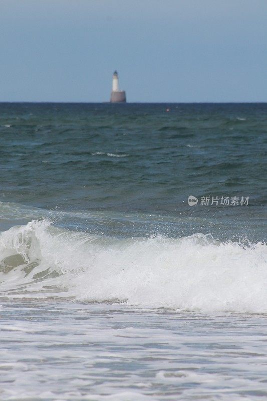 灯塔在海