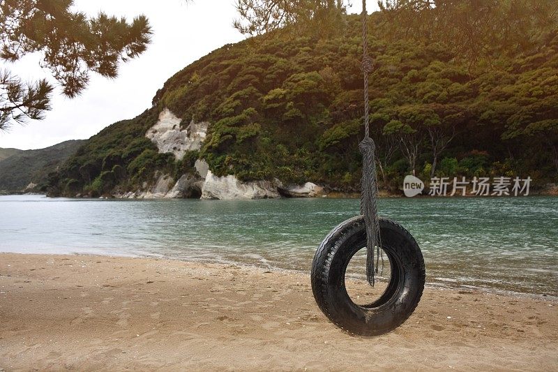 冬季沿海河口空胎摆动