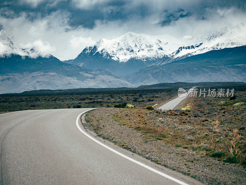 阿根廷巴塔哥尼亚的圣克鲁斯省公路旅行