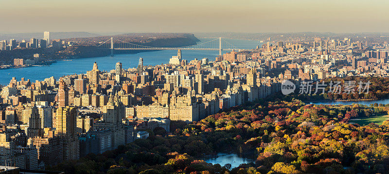 秋季中央公园和上西区全景。纽约