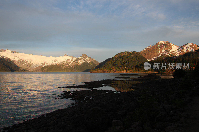 加里波第湖