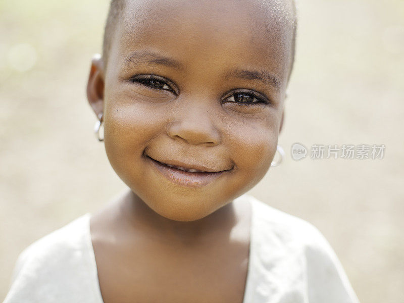 非洲少女微笑