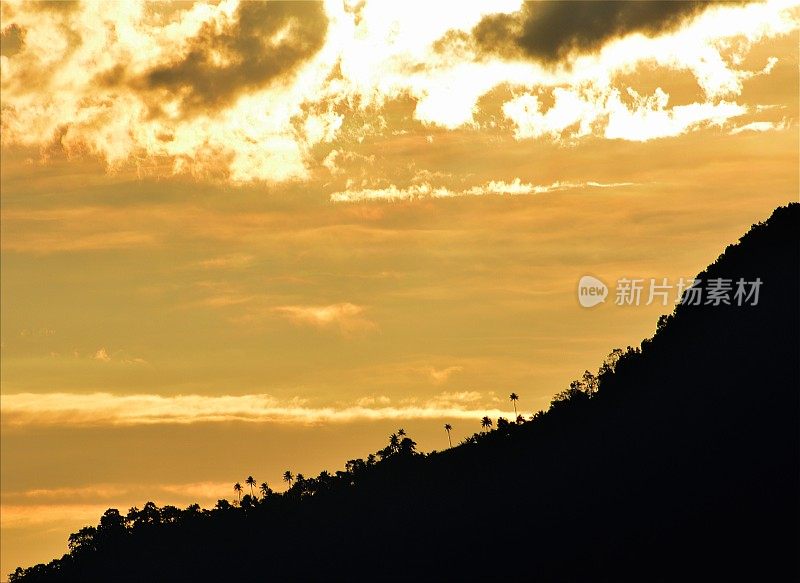 卡米圭因岛在日落，菲律宾