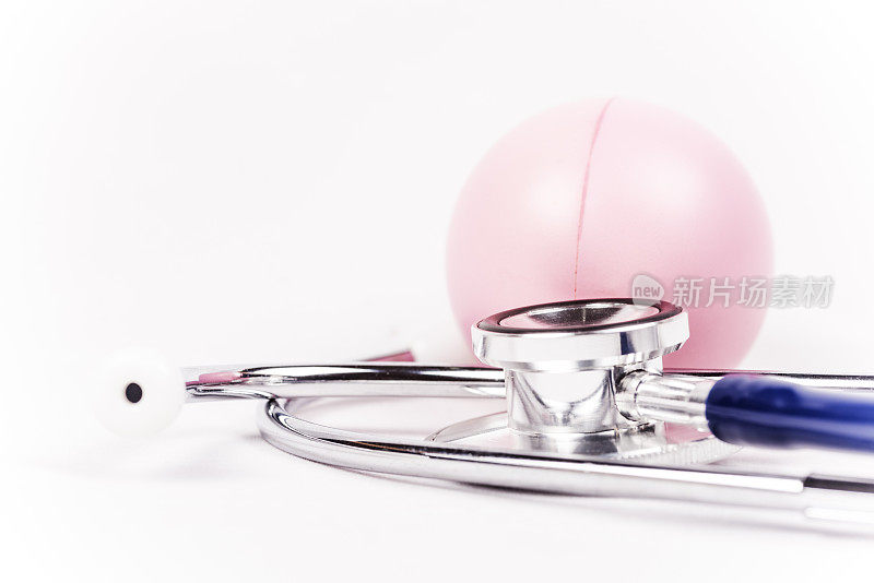 粉色压力球和听诊器