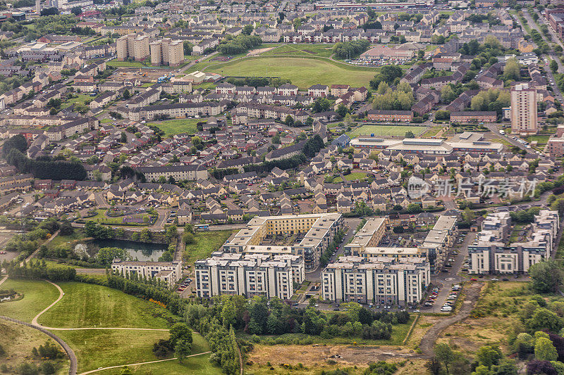 英格兰苏格兰爱丁堡的传统老式哥特式住宅和现代公寓