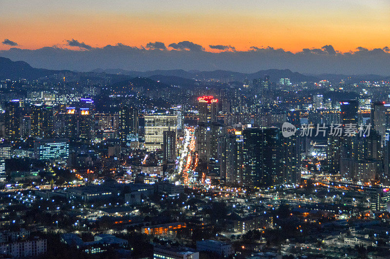 日落时的首尔城市景观和城市天际线