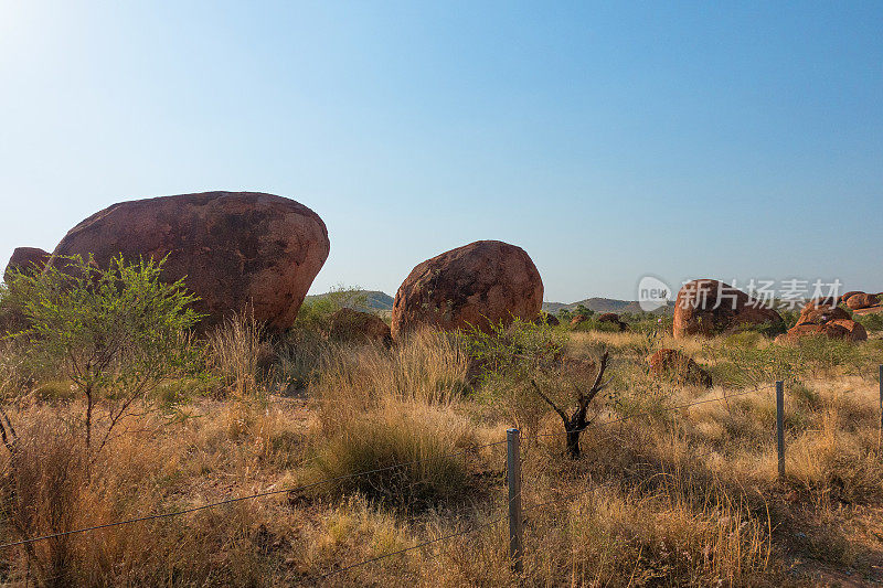 魔鬼的大理石和风景在澳大利亚北部的内陆地区