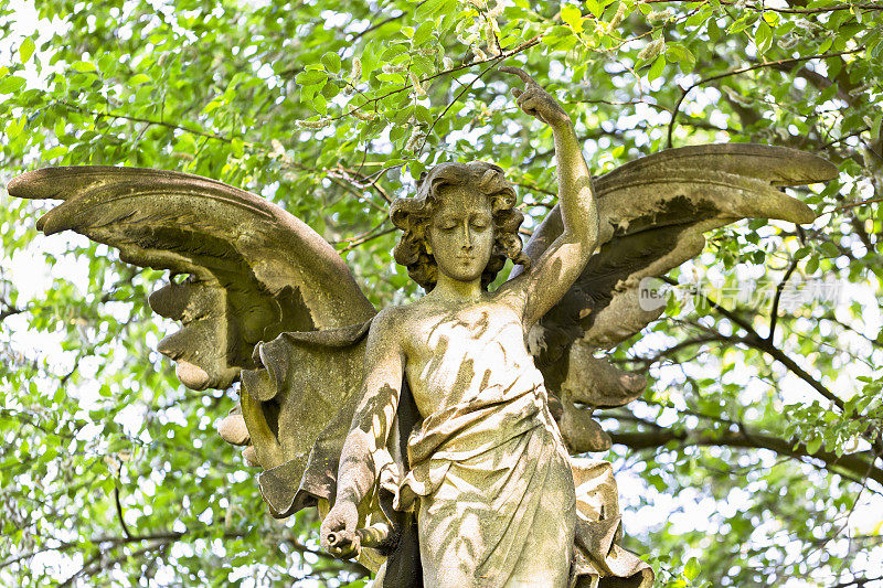 天使，墓地里的老天使雕像，复制空间