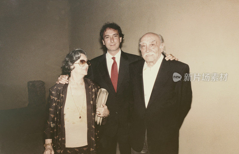 1968年，年轻的新郎和他的父母