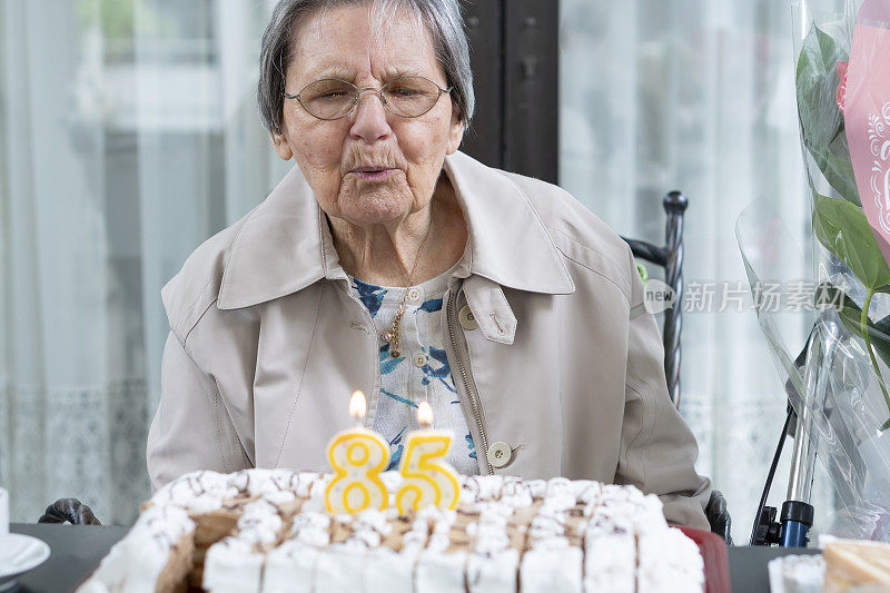 祖母庆祝生日