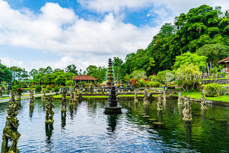 巴厘岛得拉甘水宫花园