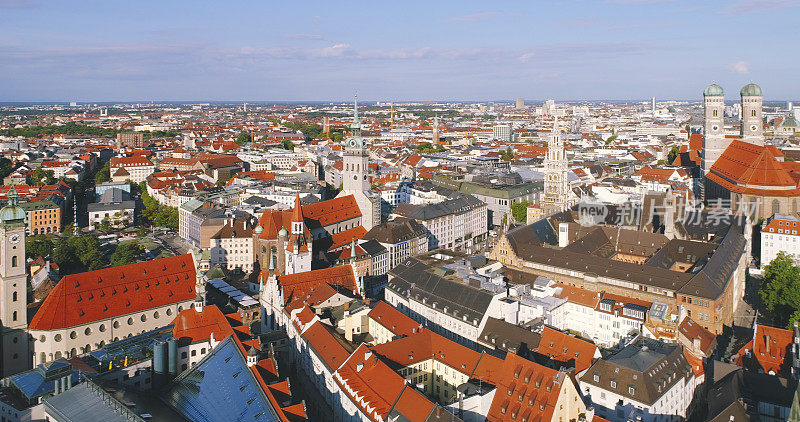 鸟瞰图的玛丽恩广场与慕尼黑大教堂和新市政厅，德国