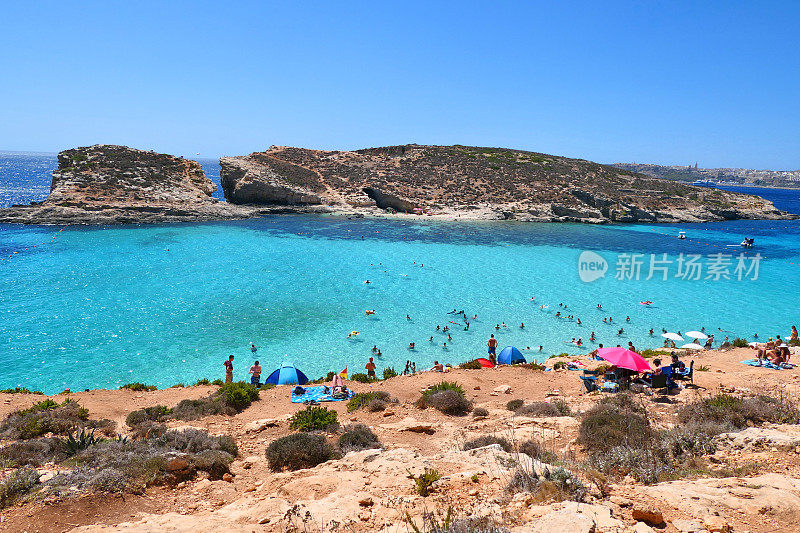 马耳他科米诺岛的蓝色泻湖。