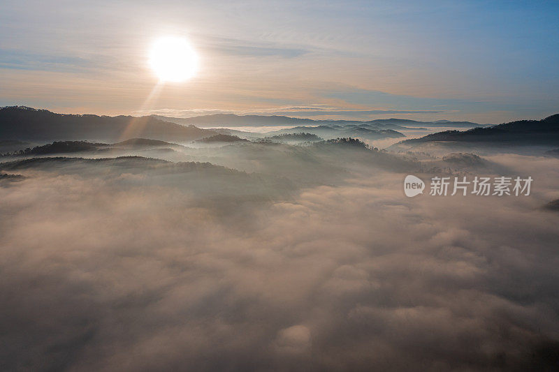 达萨有雾的早晨