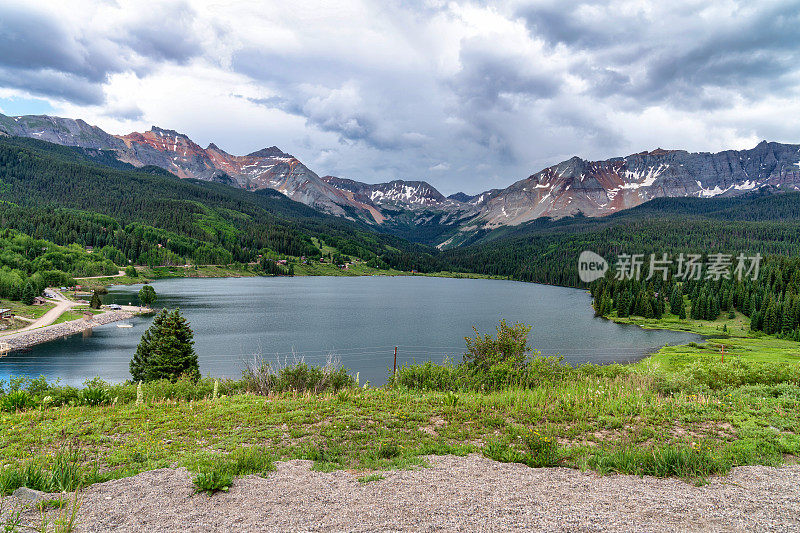 落基山脉美丽的山景