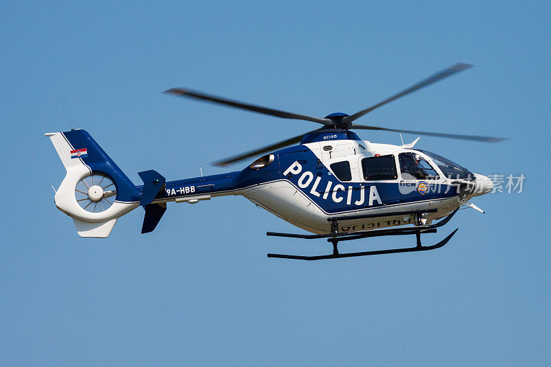 机场和机场的政府警用直升机。旋翼飞机。通用航空产业。警察交通工具。航空运输。飞和飞行。