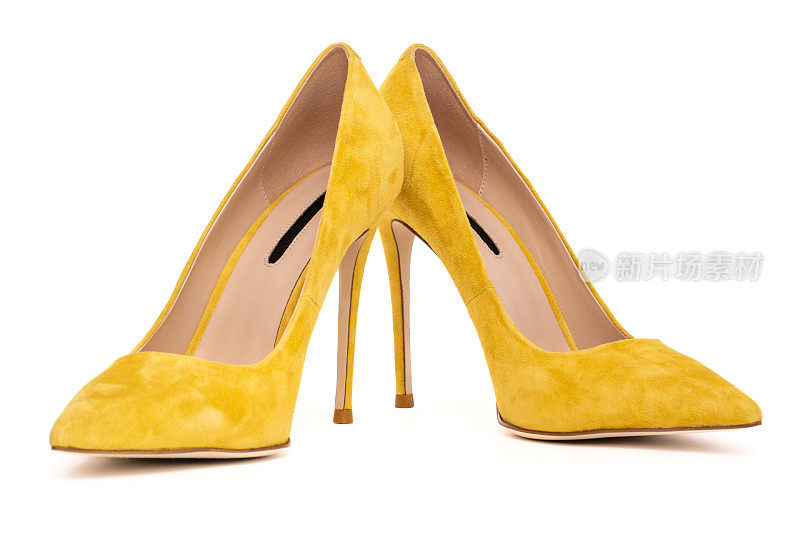 黄色女性高跟鞋孤立在白色