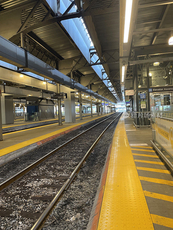 多伦多联合车站VIA铁路终点站和铁路轨道