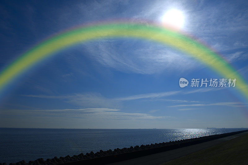 海上的彩虹