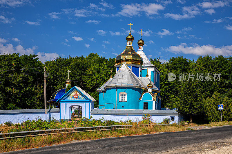 乌克兰村庄的莫斯科大牧区东正教会。