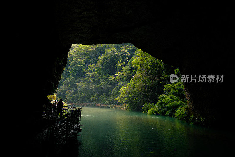 中国贵州省遂阳县温泉双河洞内景