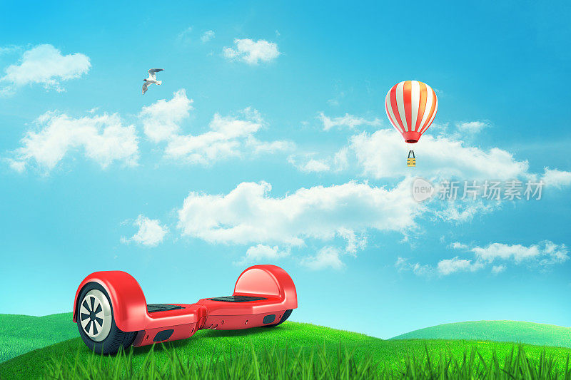 蓝天白云、白鸟、条纹热气球，绿色草地上的红色自平衡车3d渲染图。