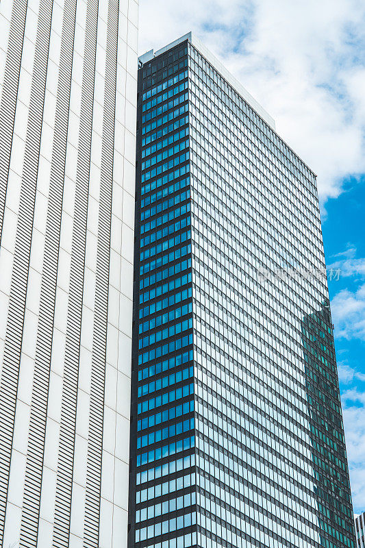 高楼大厦和蓝天——日本东京新宿