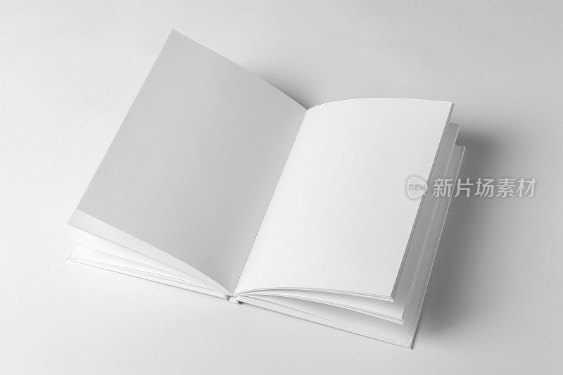 白色背景上的空书模板，打开书与空白页。设计模型