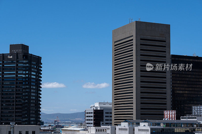 高视角俯瞰开普敦市繁忙的街道