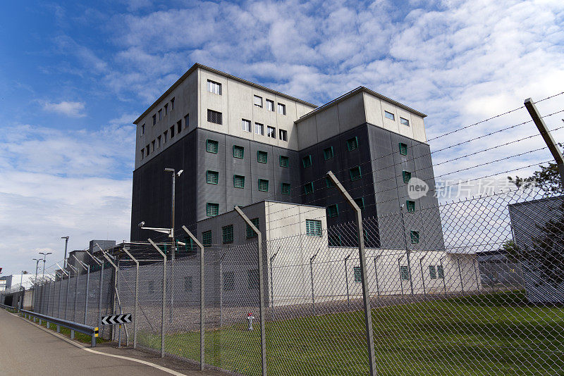 苏黎世机场的监狱。