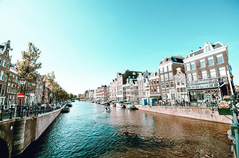 阿姆斯特尔河流经荷兰阿姆斯特丹市中心