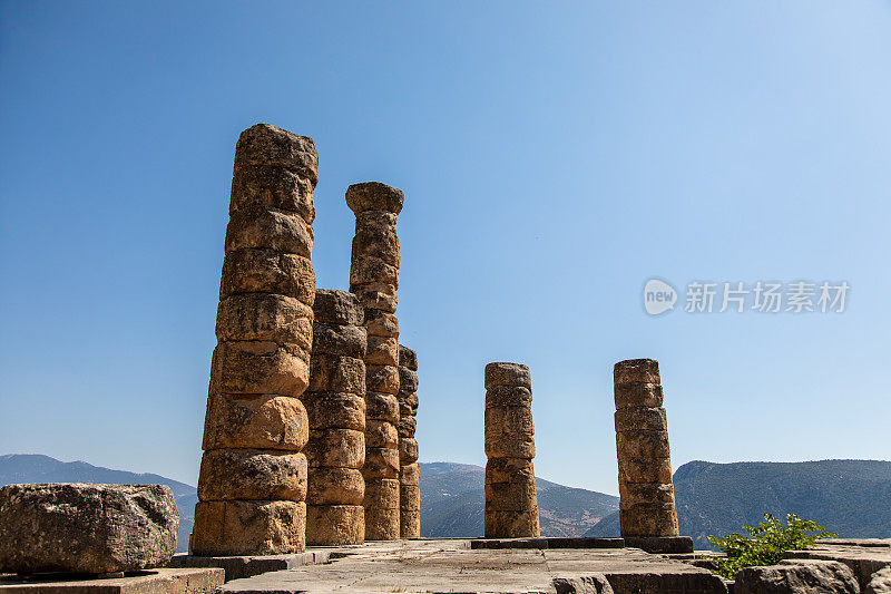 夏日的特尔斐神庙和圣所。古希腊文化