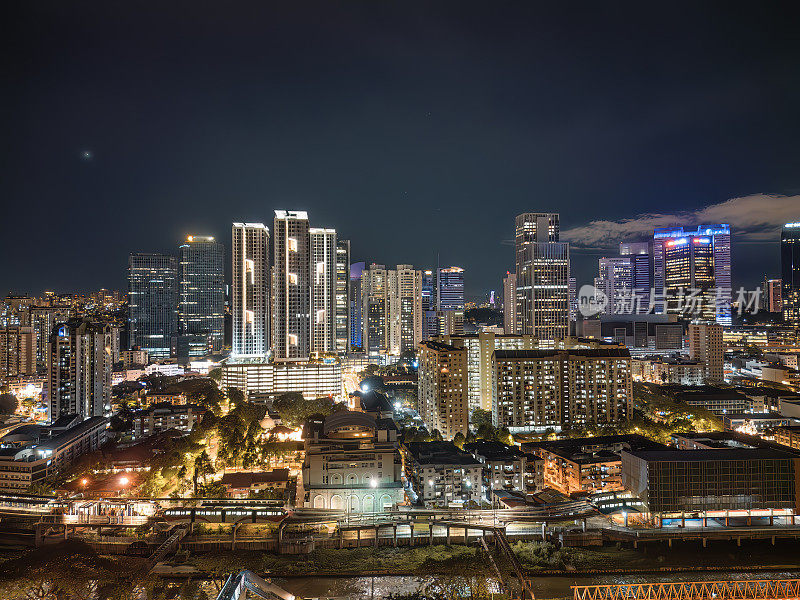无人机拍摄的吉隆坡十字路口夜景