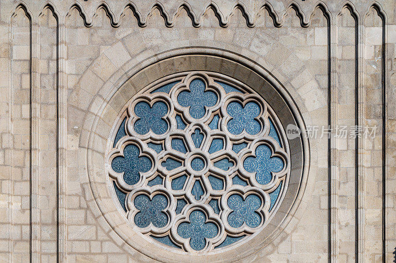 圣马蒂亚斯教堂彩色玻璃玫瑰窗，布达佩斯，匈牙利