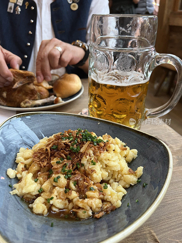 巴伐利亚啤酒节美食配啤酒