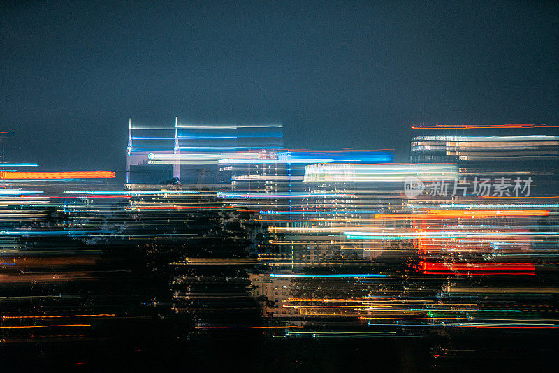 纳什维尔市中心夜间天际线的艺术长快门照片